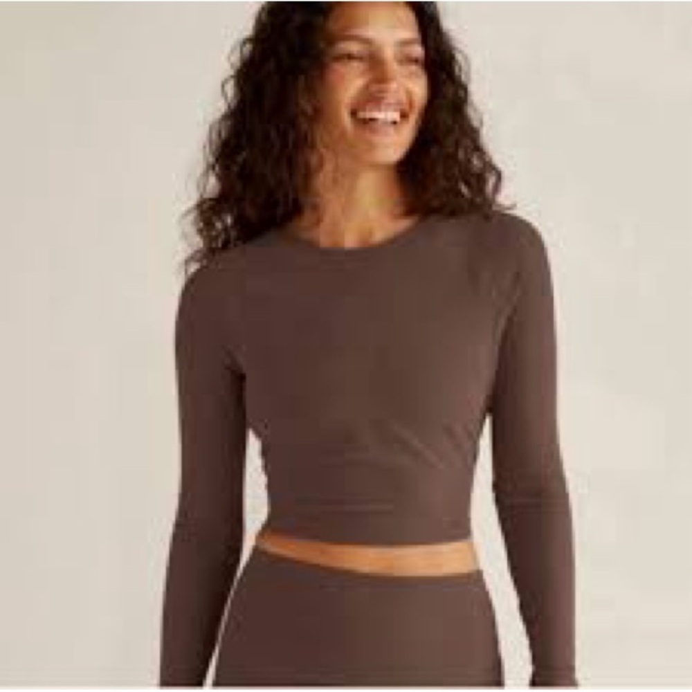 Beyond Yoga Criss Cross back long sleeve - Picture 2 of 5